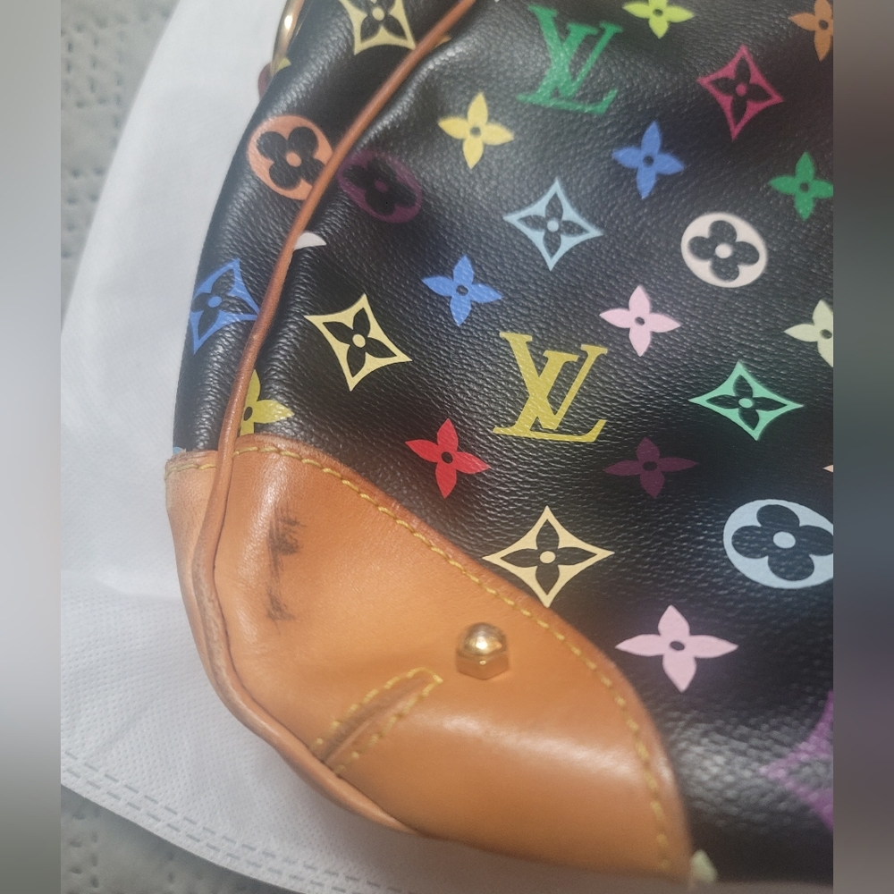 GET IN GIVE AWAY FOR THIS BAG!!  $50 BUNDLE OR PURCHASE $50 Mystery Box $2400 - Picture 6 of 14